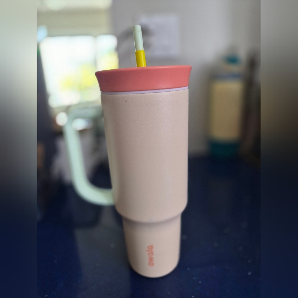 Owala Tumbler with Straw